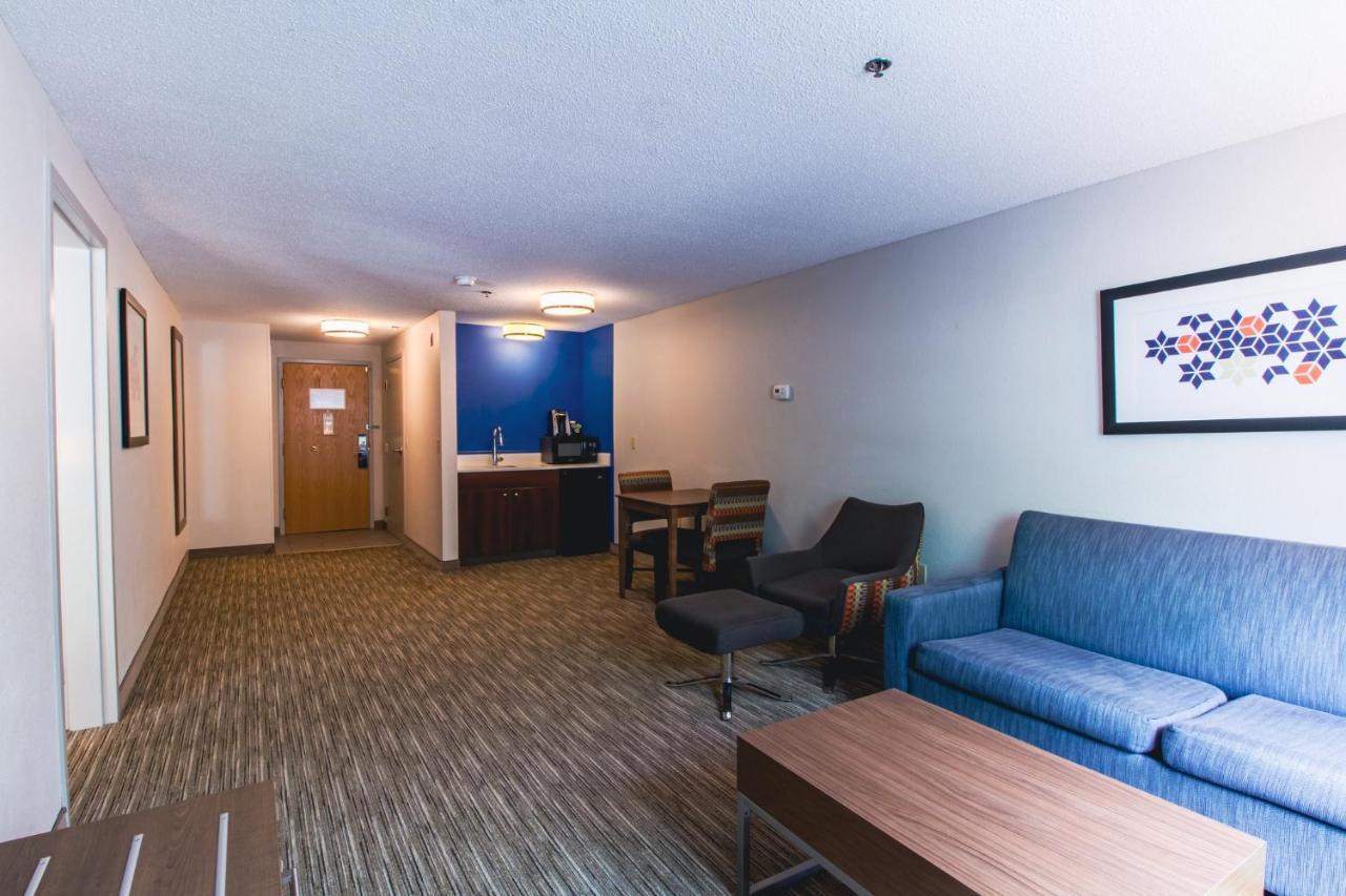 Holiday Inn Express & Suites - Lincoln East - White Mountains By Ihg Экстерьер фото
