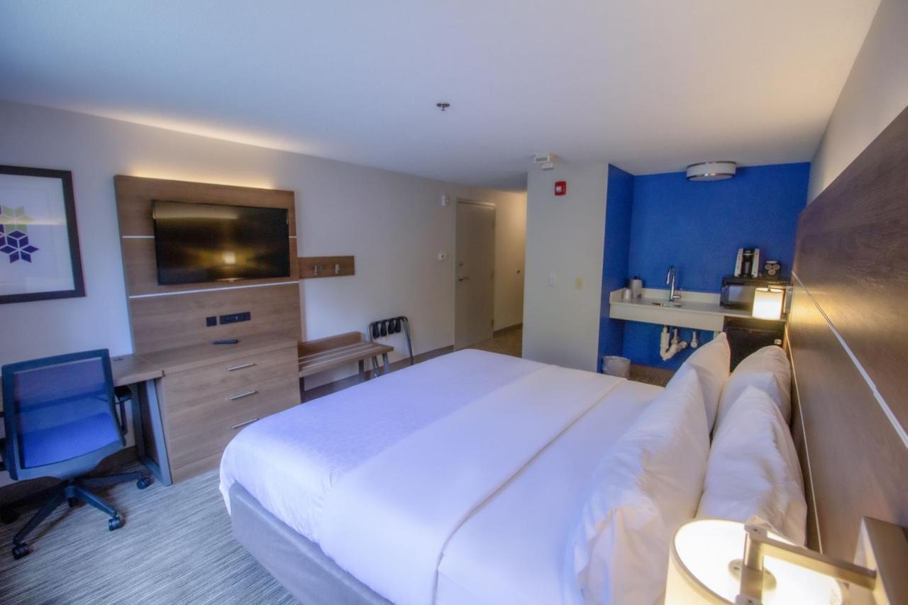 Holiday Inn Express & Suites - Lincoln East - White Mountains By Ihg Экстерьер фото