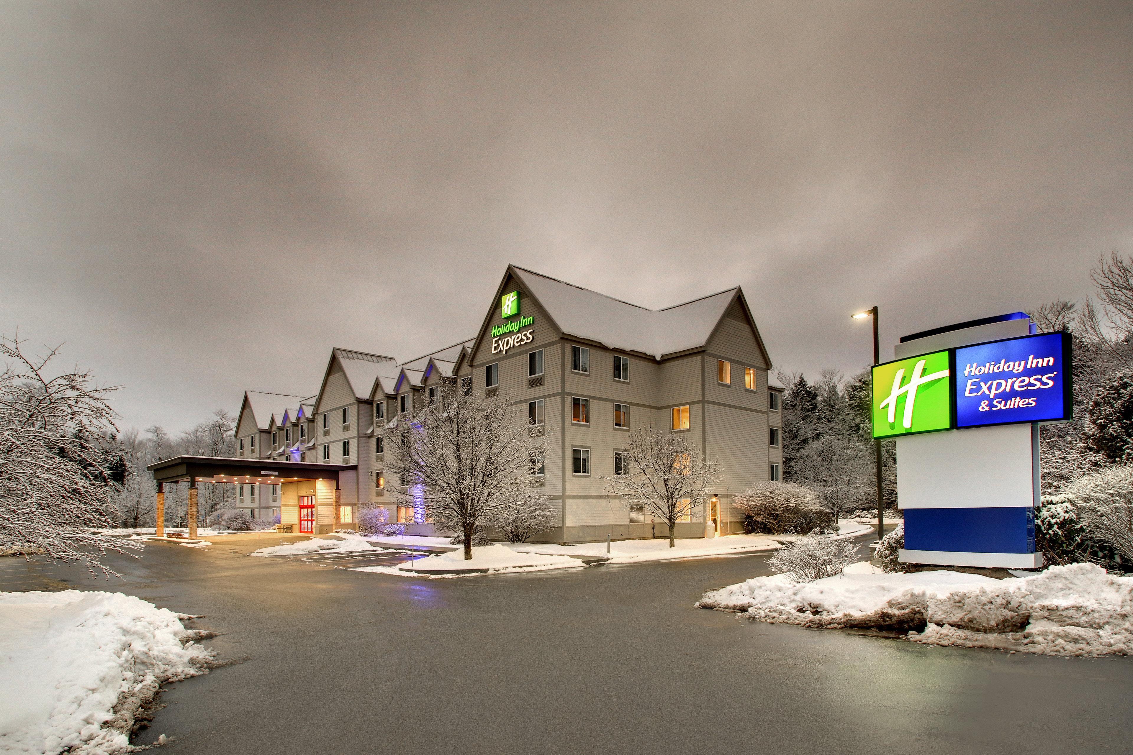 Holiday Inn Express & Suites - Lincoln East - White Mountains By Ihg Экстерьер фото