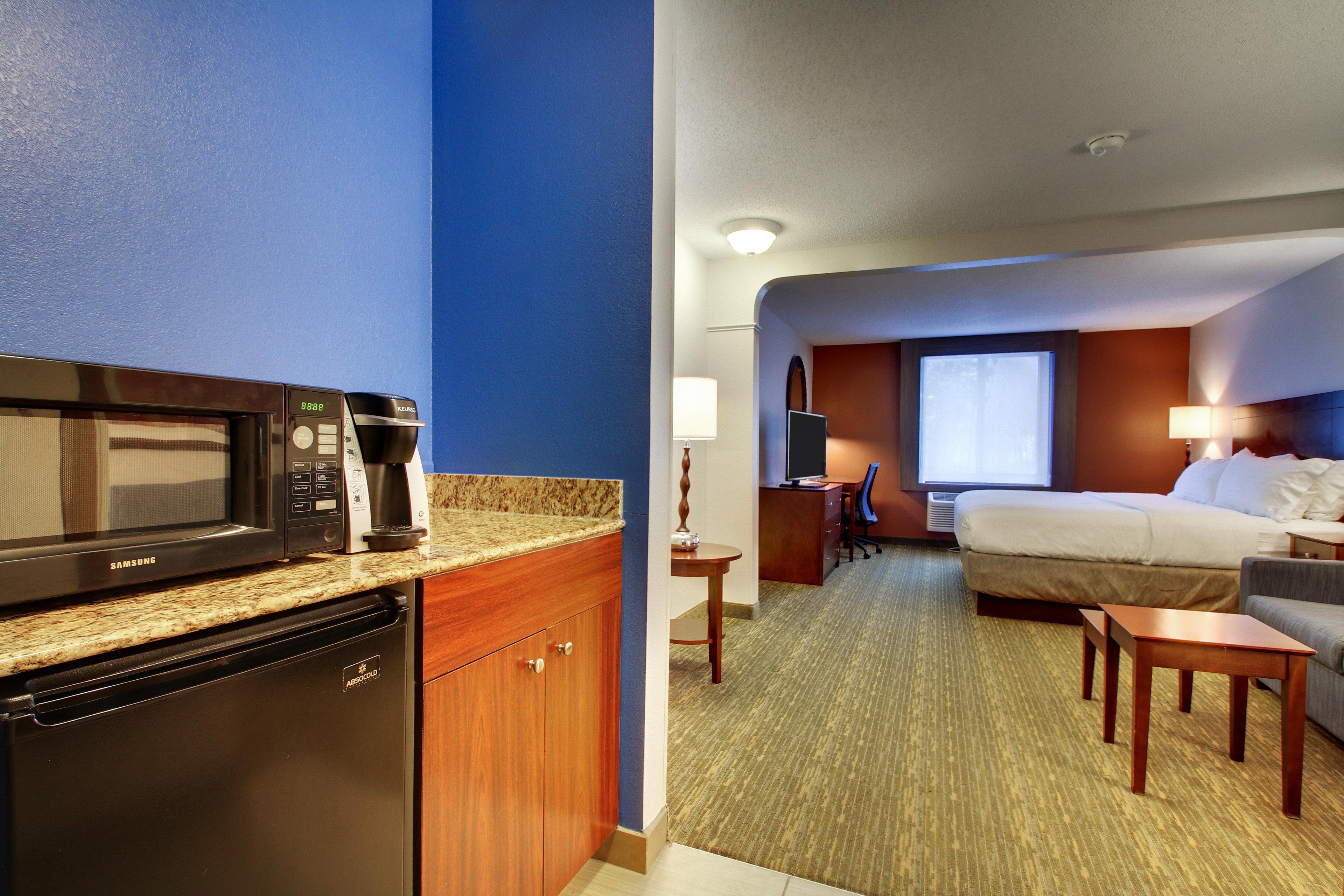 Holiday Inn Express & Suites - Lincoln East - White Mountains By Ihg Экстерьер фото