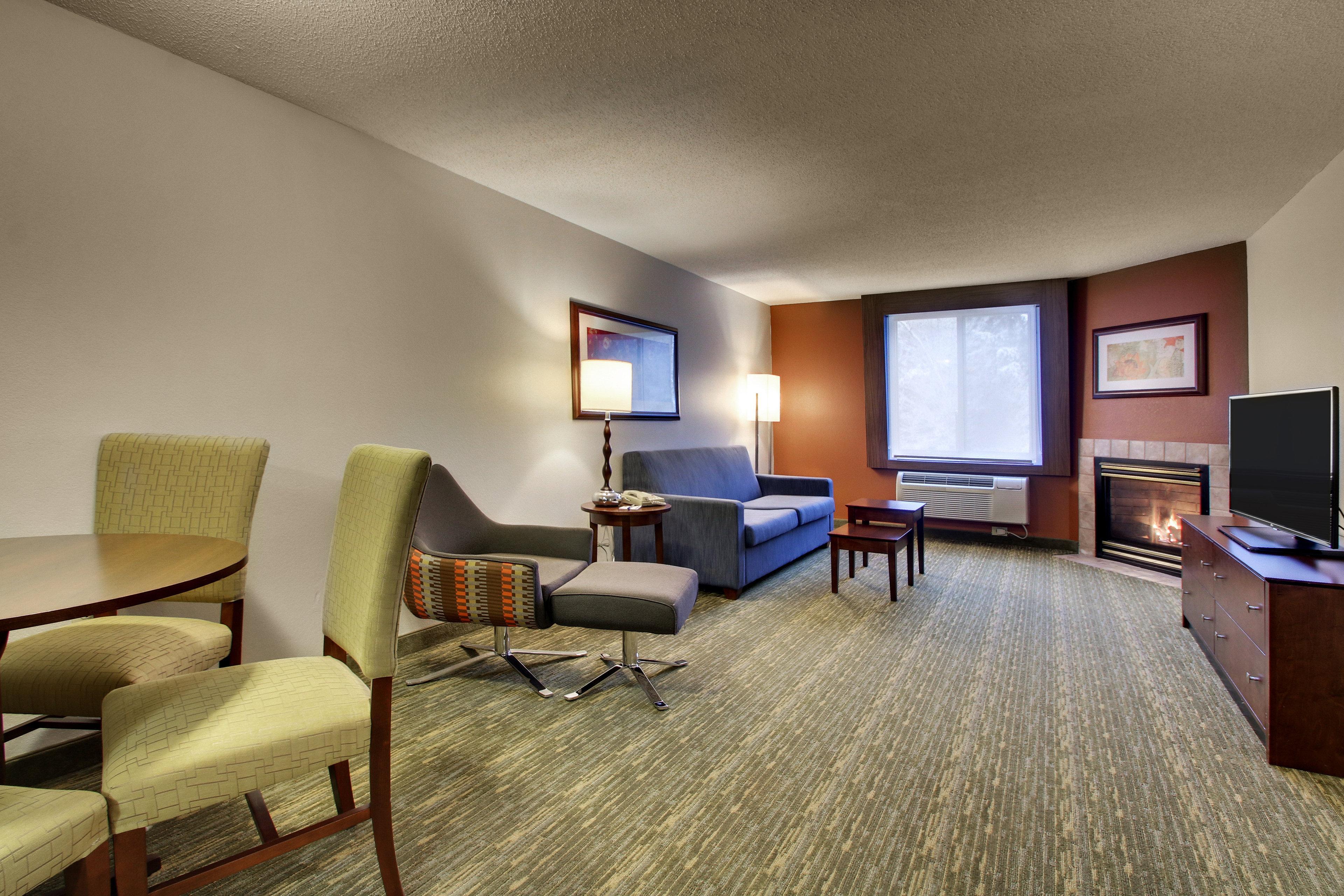 Holiday Inn Express & Suites - Lincoln East - White Mountains By Ihg Экстерьер фото