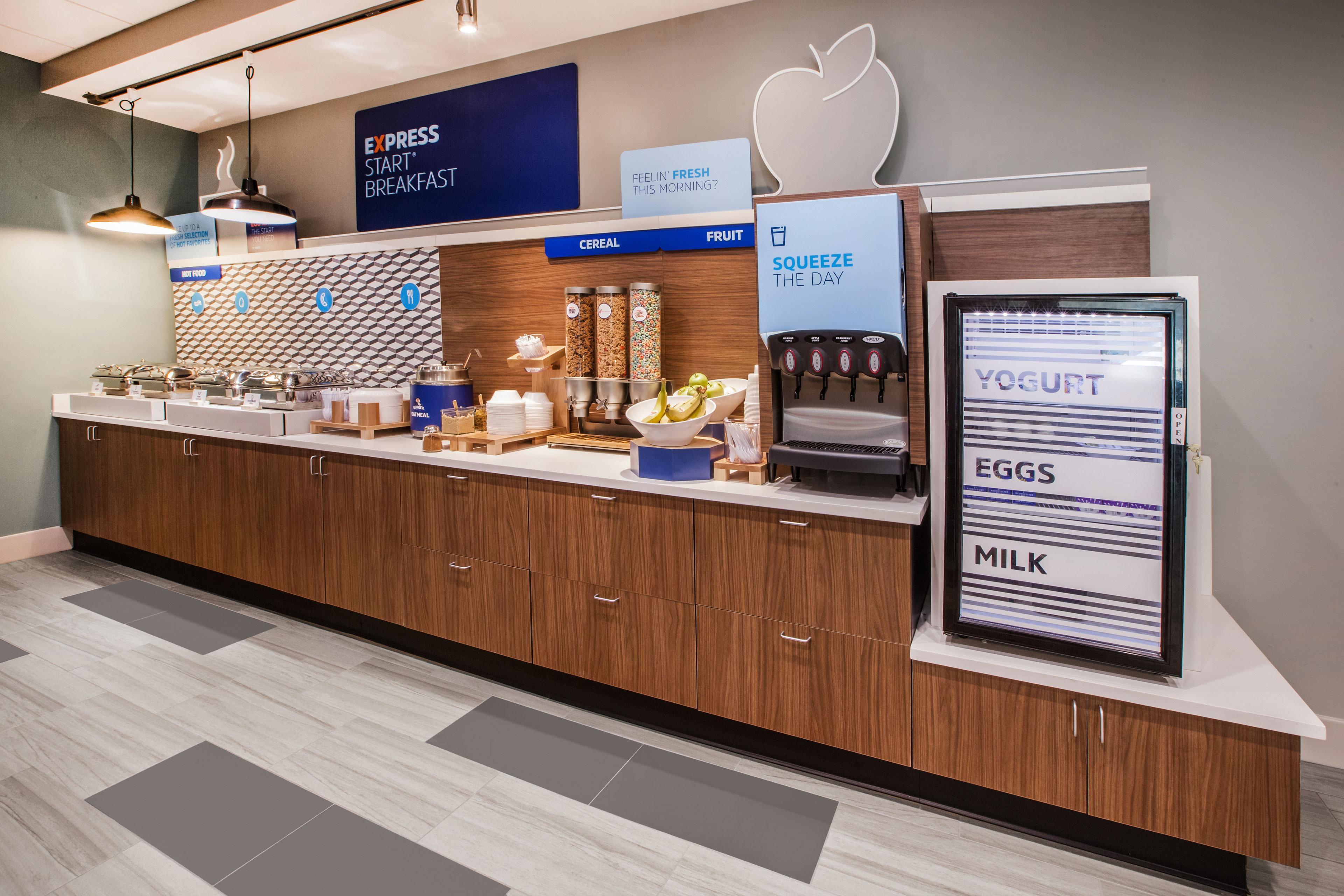 Holiday Inn Express & Suites - Lincoln East - White Mountains By Ihg Экстерьер фото
