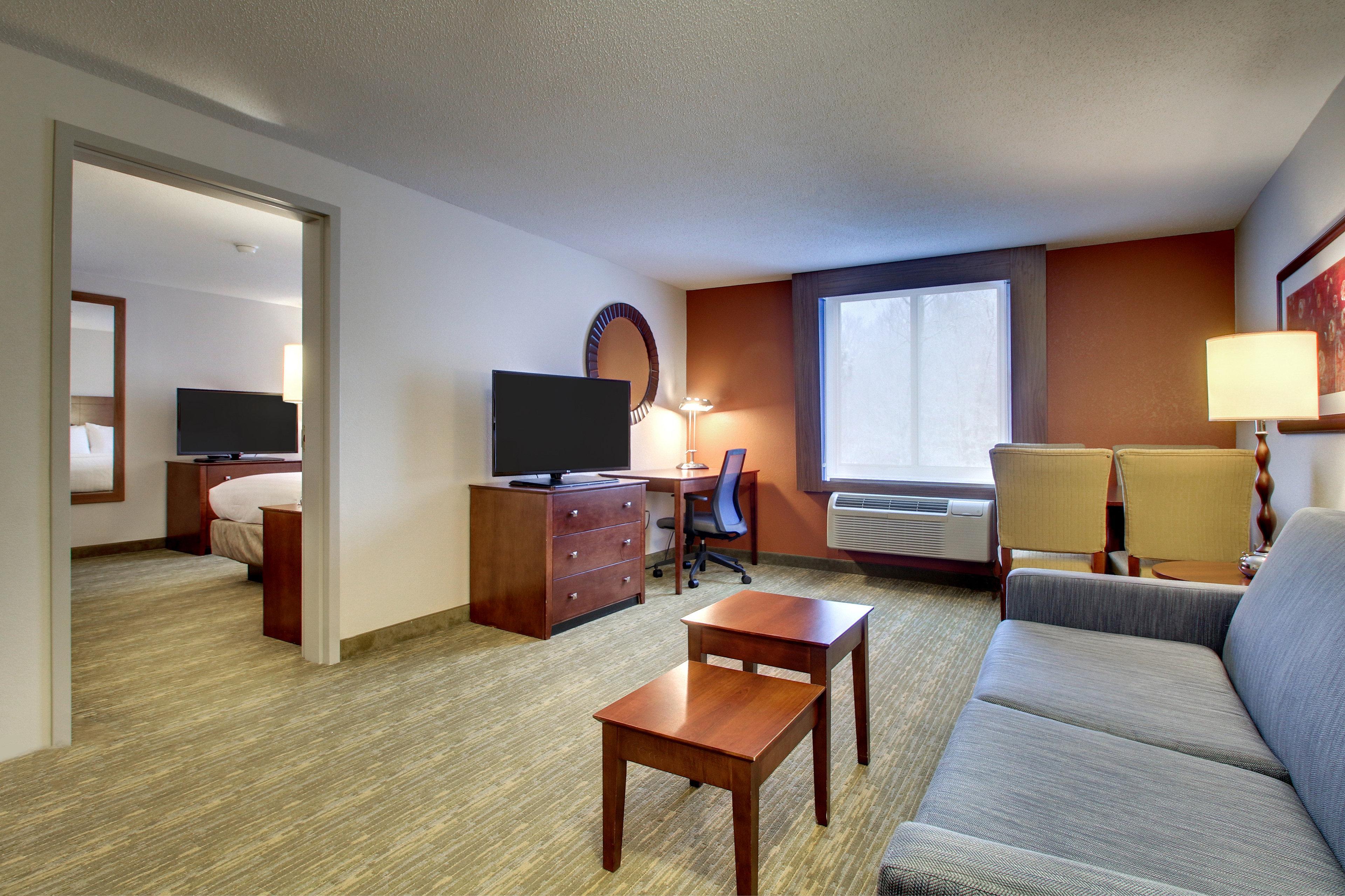 Holiday Inn Express & Suites - Lincoln East - White Mountains By Ihg Экстерьер фото