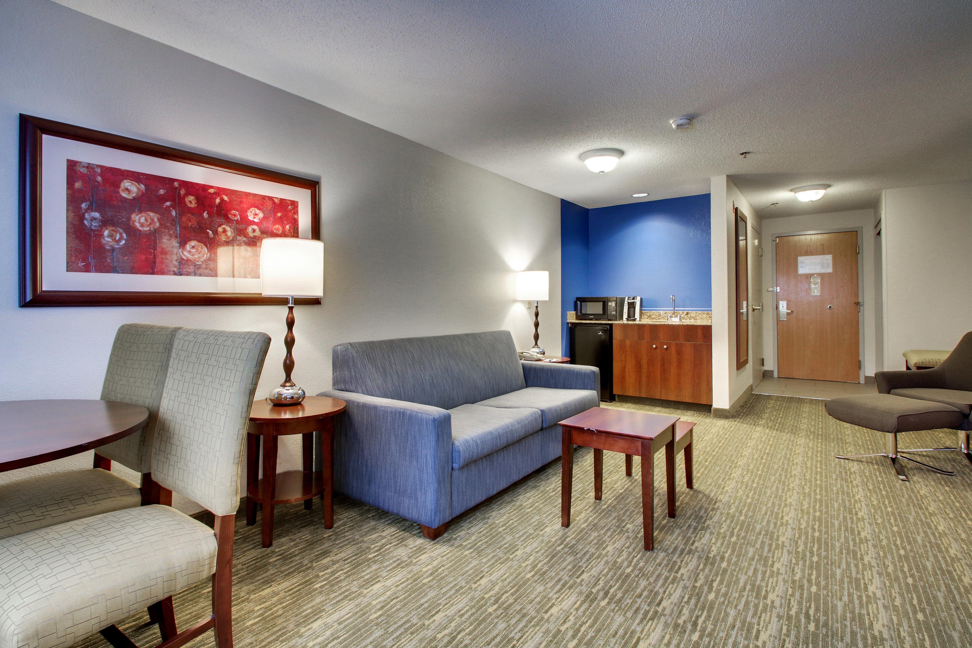 Holiday Inn Express & Suites - Lincoln East - White Mountains By Ihg Экстерьер фото