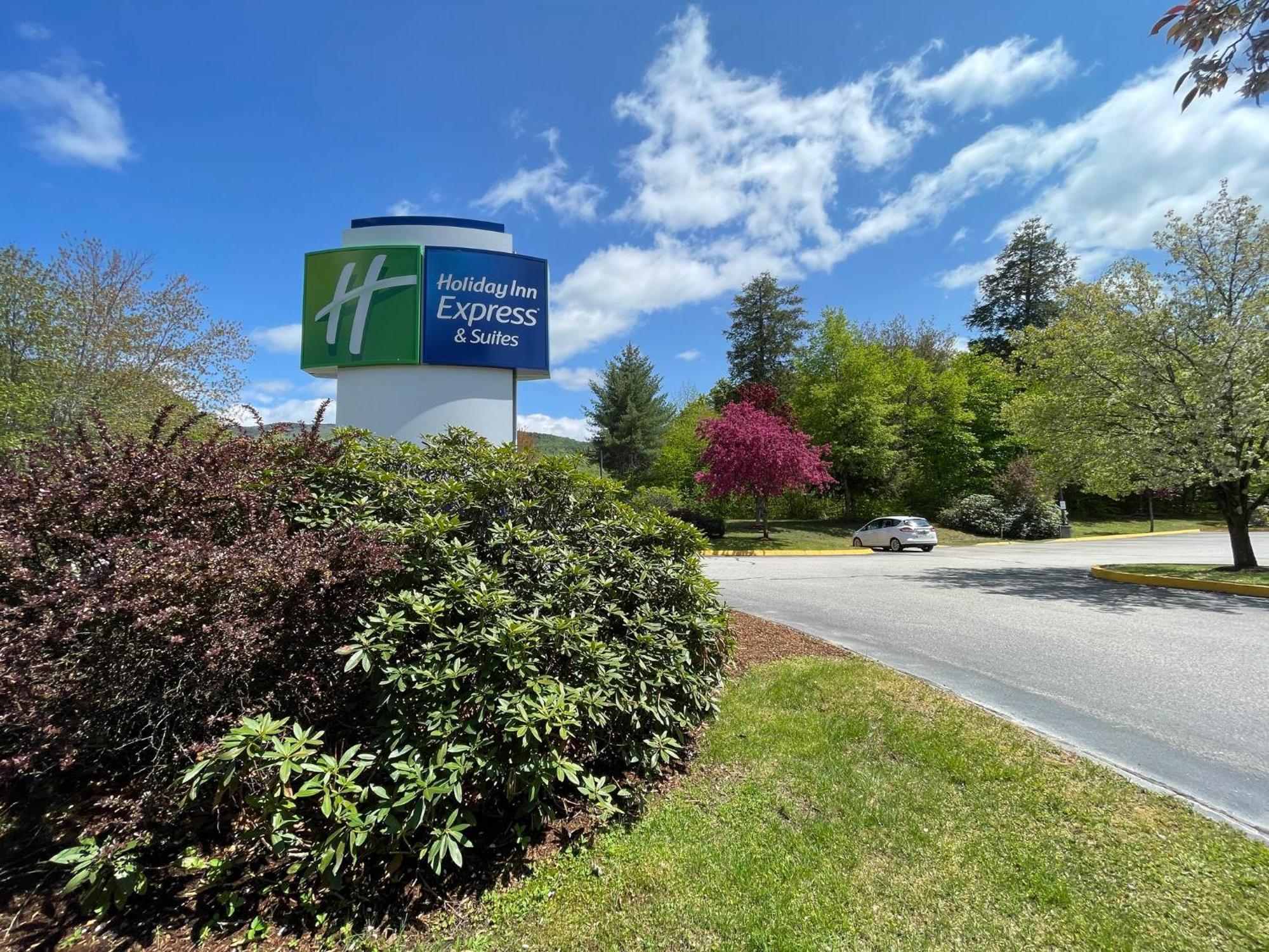 Holiday Inn Express & Suites - Lincoln East - White Mountains By Ihg Экстерьер фото
