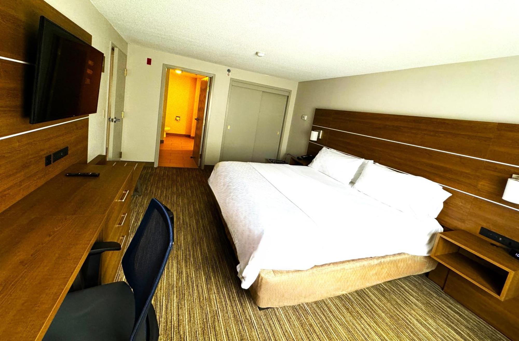 Holiday Inn Express & Suites - Lincoln East - White Mountains By Ihg Экстерьер фото