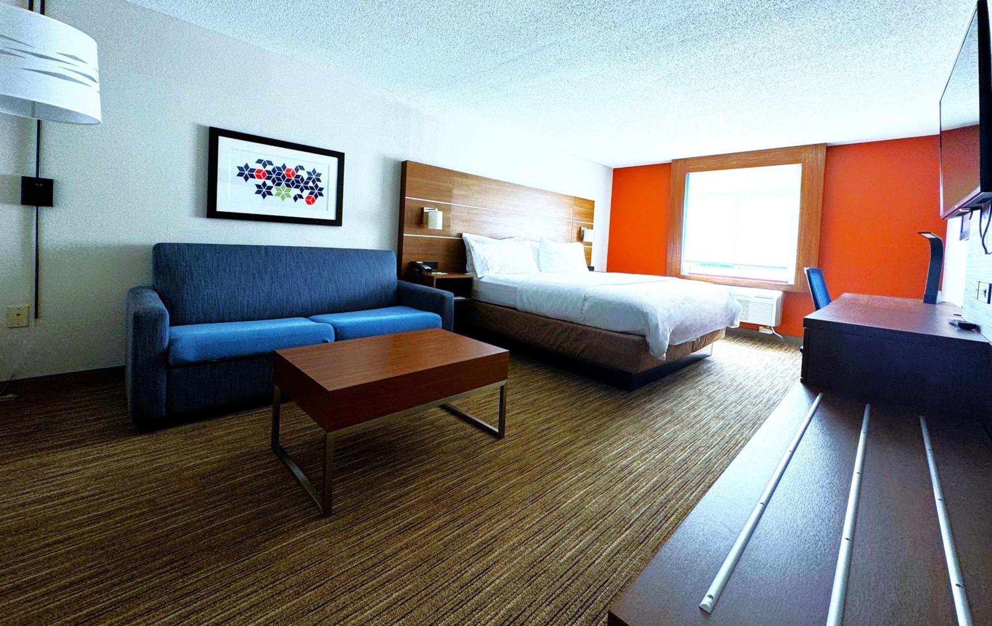 Holiday Inn Express & Suites - Lincoln East - White Mountains By Ihg Экстерьер фото