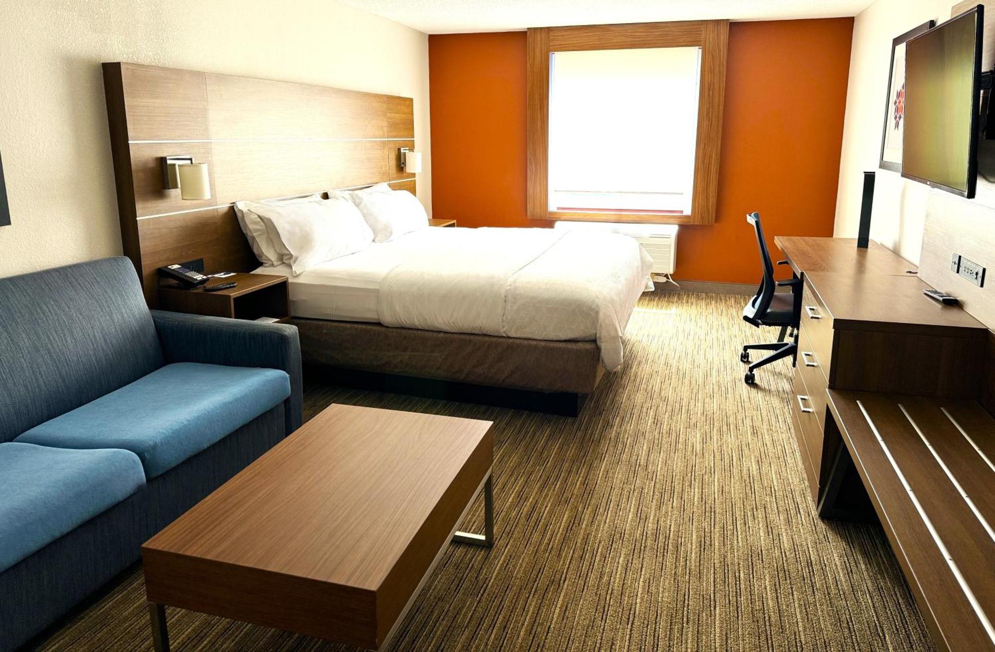 Holiday Inn Express & Suites - Lincoln East - White Mountains By Ihg Экстерьер фото