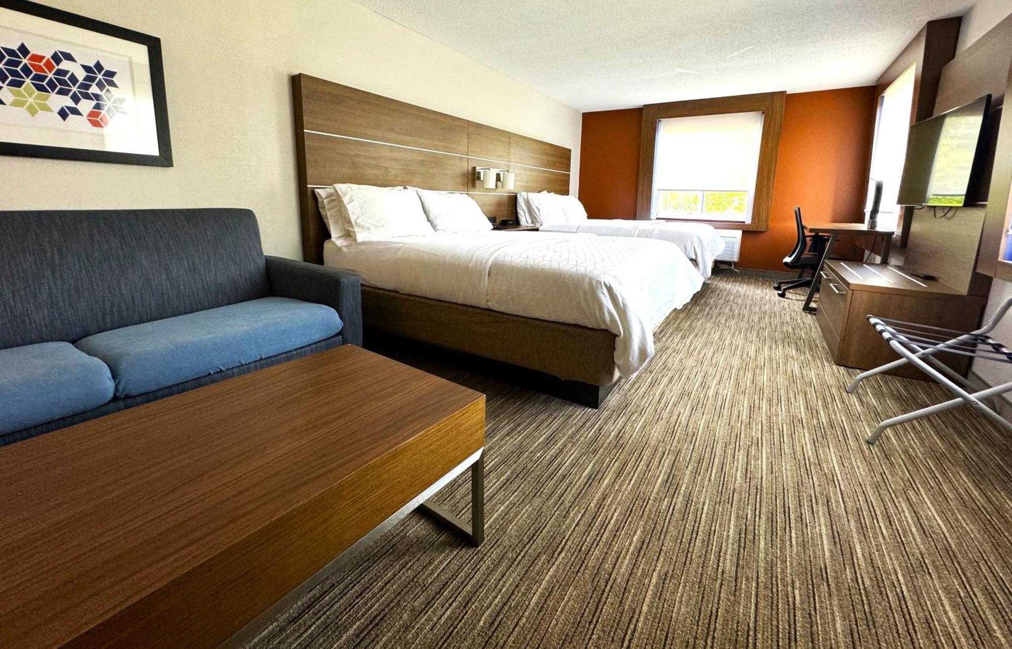 Holiday Inn Express & Suites - Lincoln East - White Mountains By Ihg Экстерьер фото